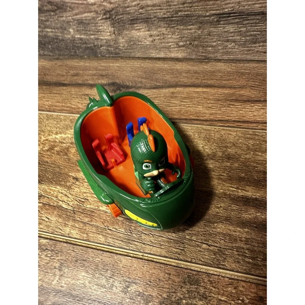 PJ mask gekko mobile that‎ fits all three heros With Catboy Lizard